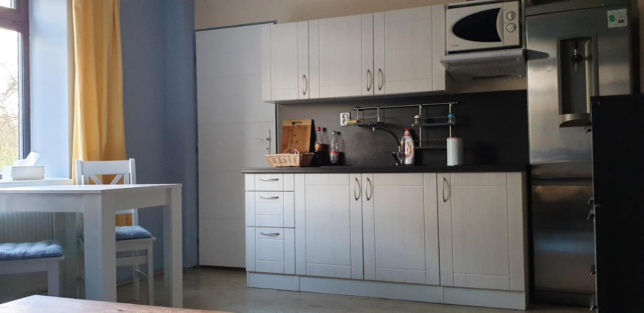 2 Bedrooms House With Enclosed Garden And Wifi At Slezska Ostrava Exteriér fotografie
