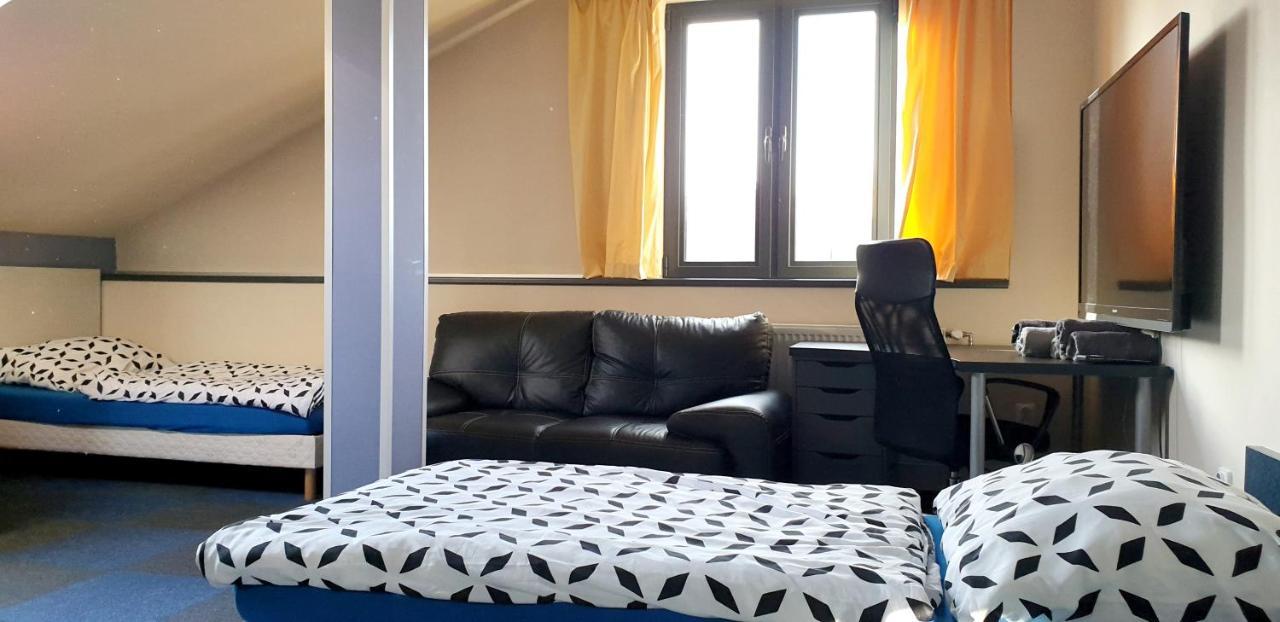 2 Bedrooms House With Enclosed Garden And Wifi At Slezska Ostrava Exteriér fotografie